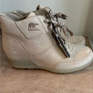 Sorel Women's Beige Wedge Boots
